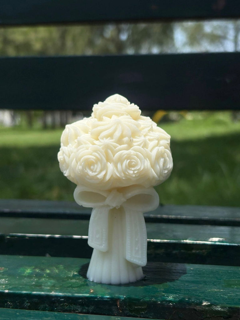 🌹 Candle Crush – Handcrafted Rose Bouquet Candle